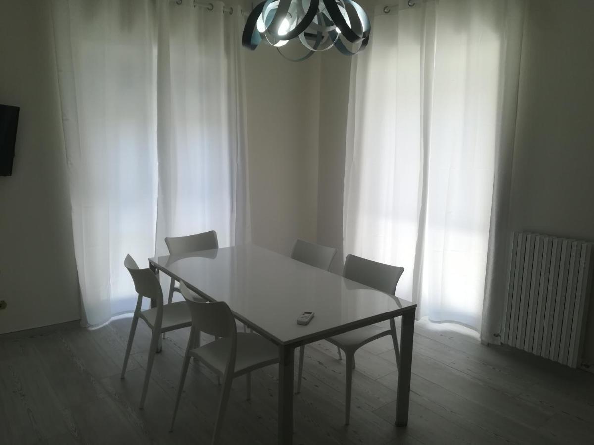 Home Mazzei Piazza Bilotti コゼンツァ 部屋 写真